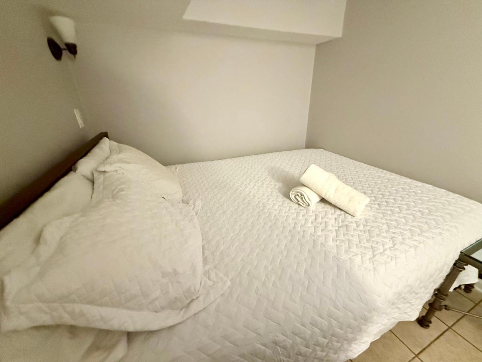 Close To Downtown - Free Parking Chicago