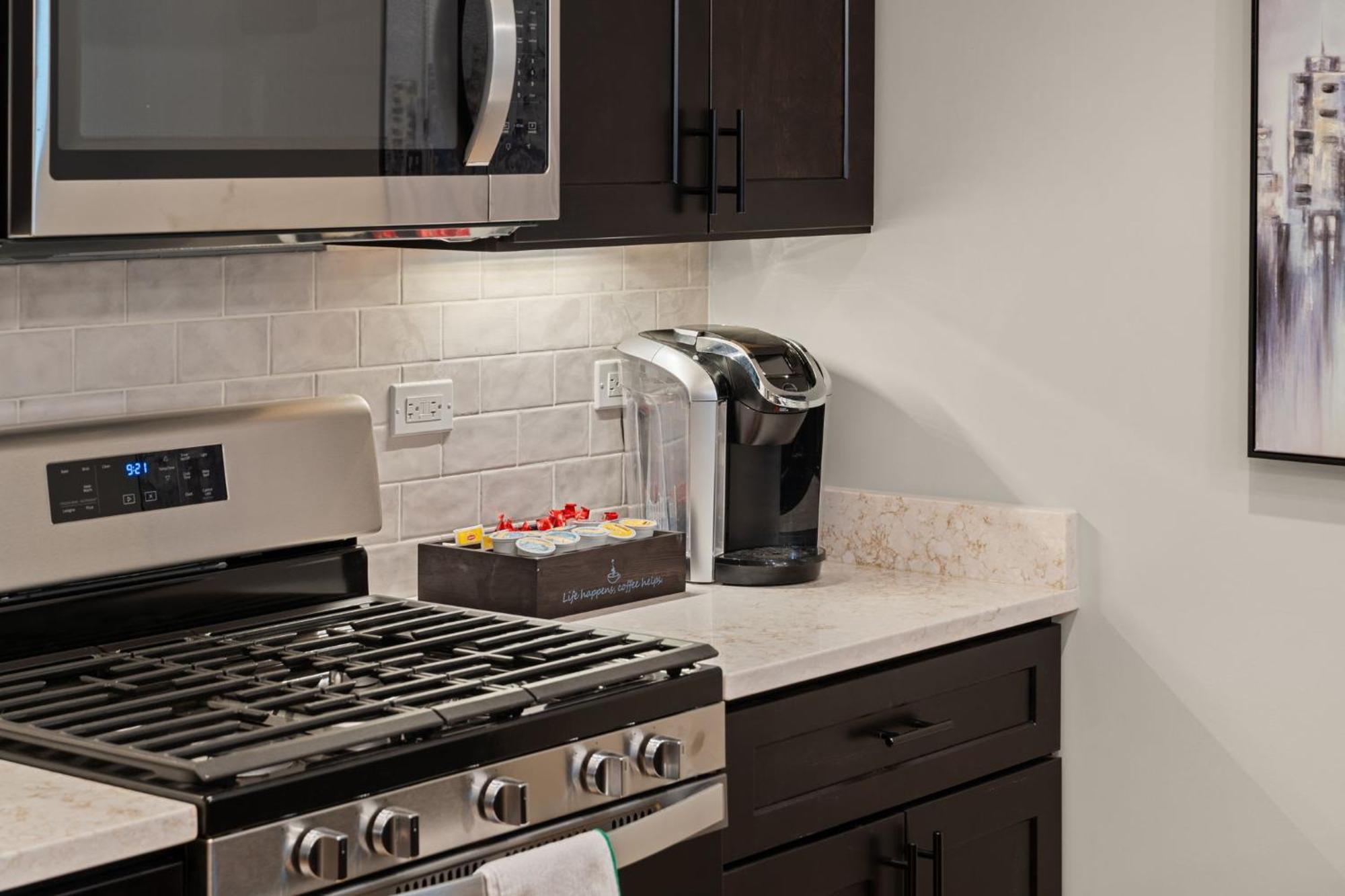 Appartement 3 Bed 2 Bath Retreat W Balcony & Parking