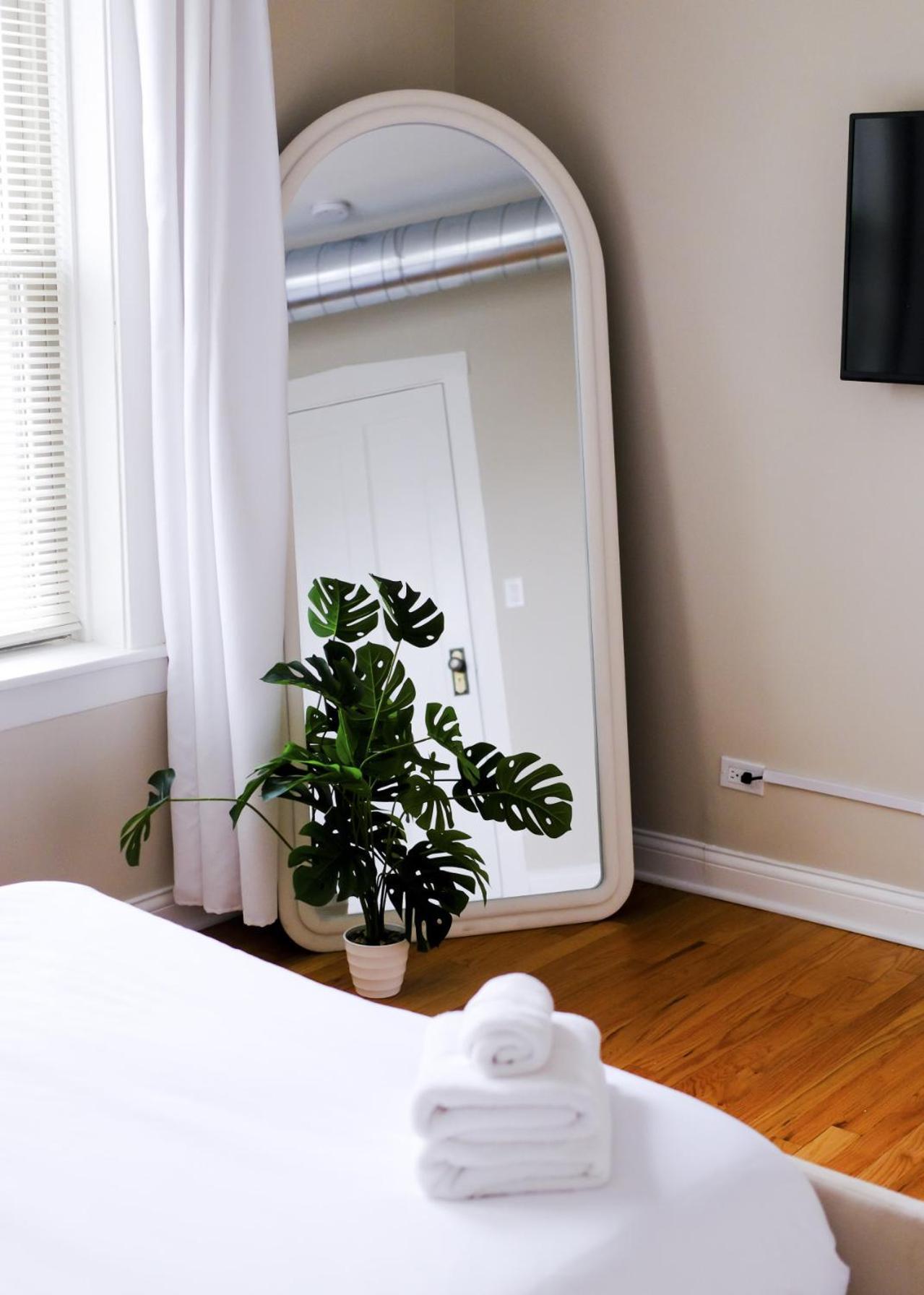 Chic, Cozy 1br With Stylish Workspace * Chicago