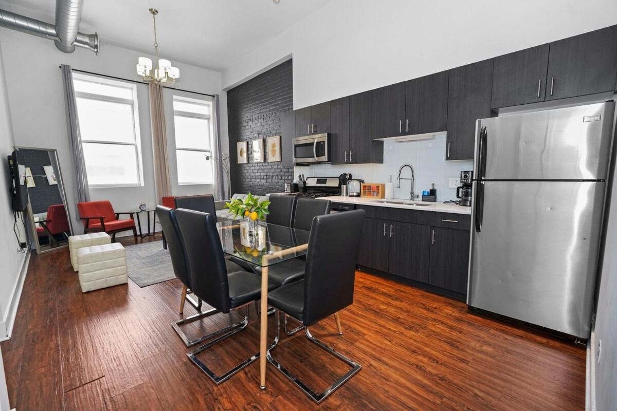 Apartment Mccormick Place: Modern 420-friendly Gem On Michigan Avenue Chicago
