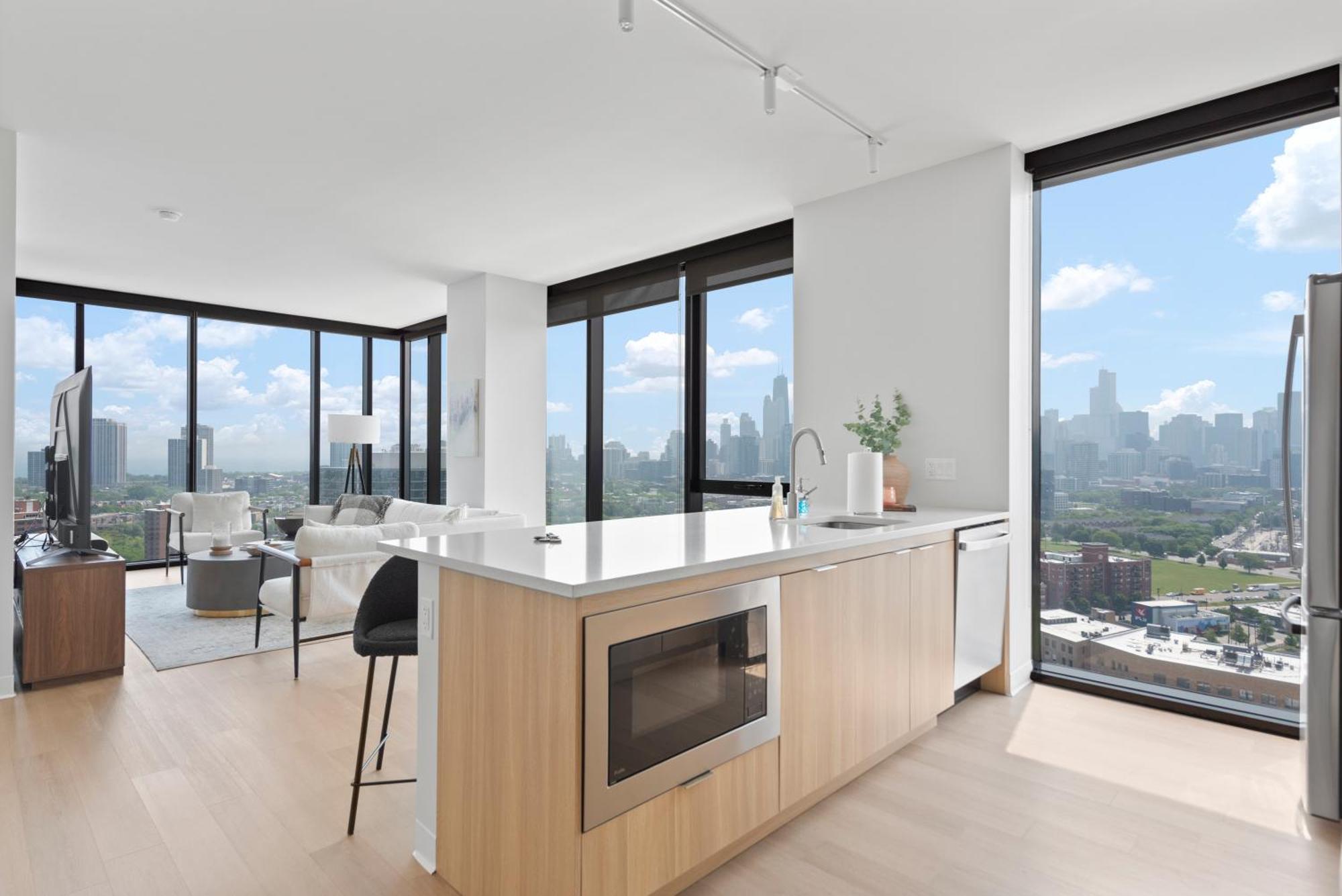 Foundry Unmatched Skyline Views At Lincoln Park Apartment
