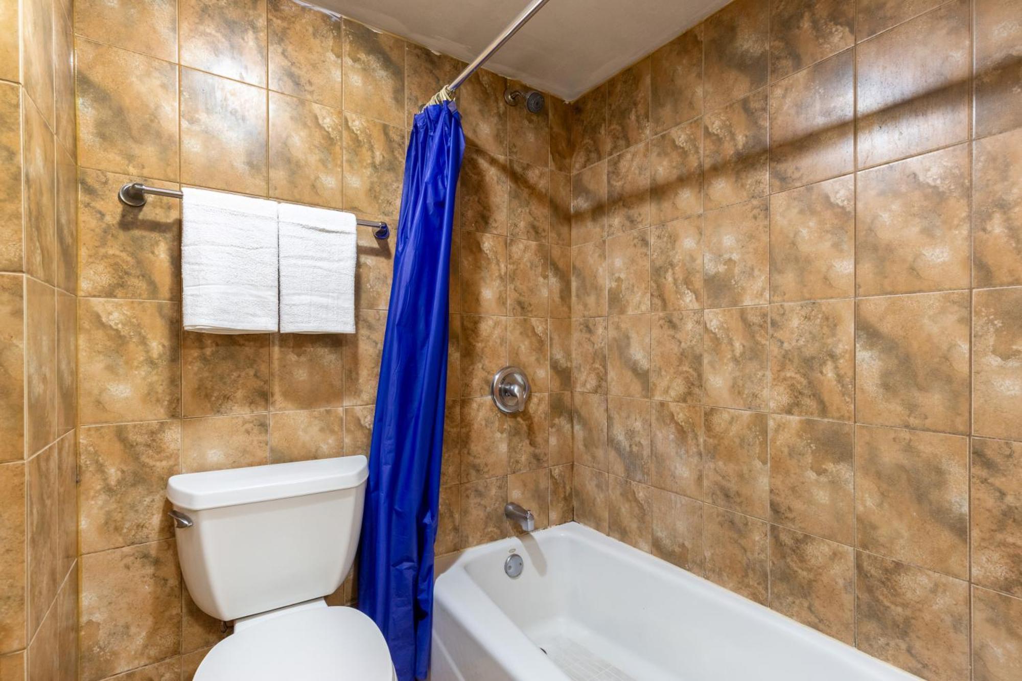 Hotel Admiral By Oyo I-94