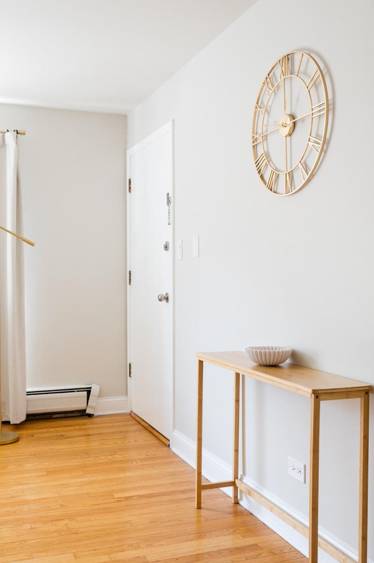 2br Near Ohare And Transit Newly Furnished Modern