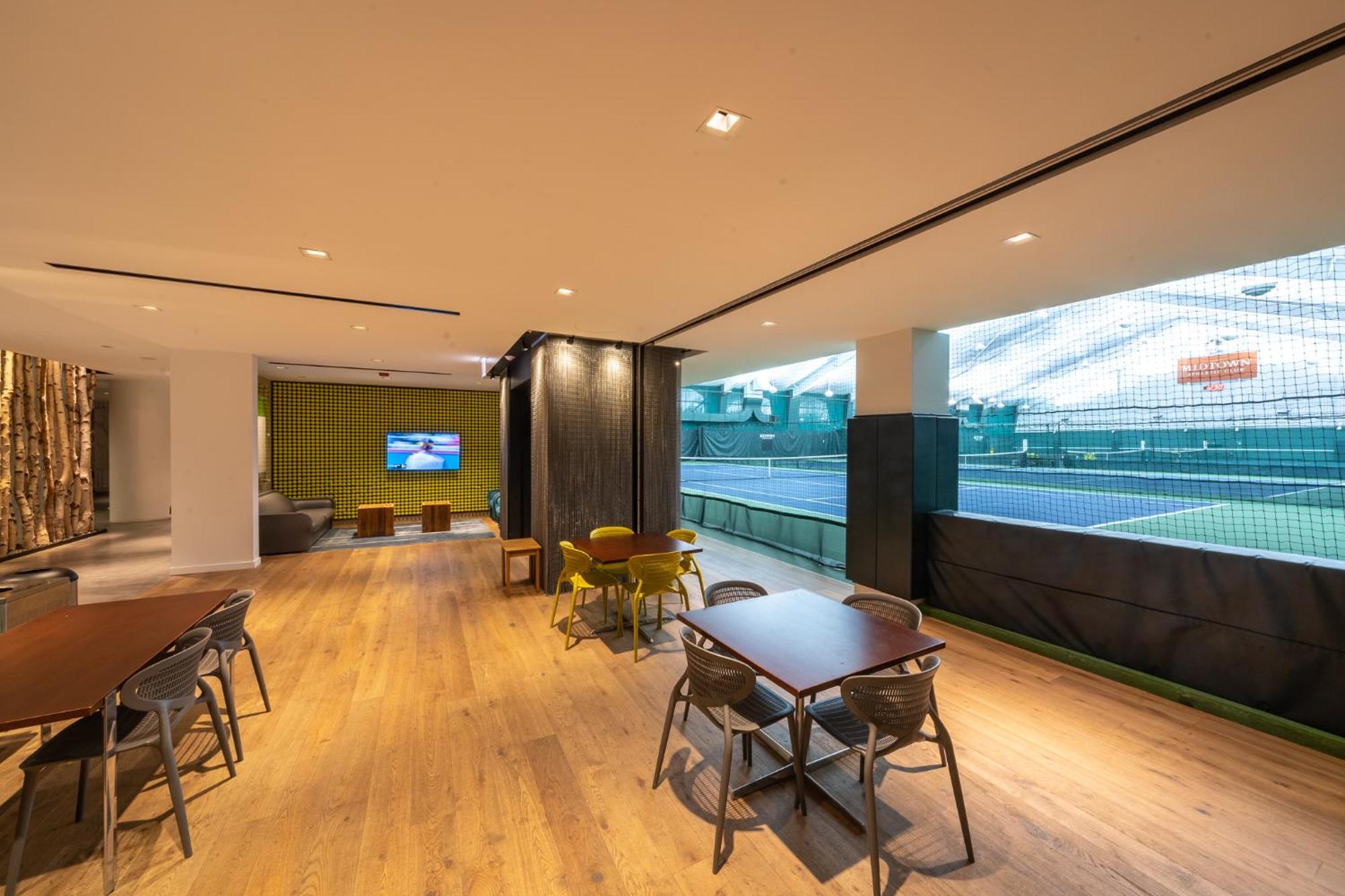 The & Athletic Club At Midtown Resort Chicago