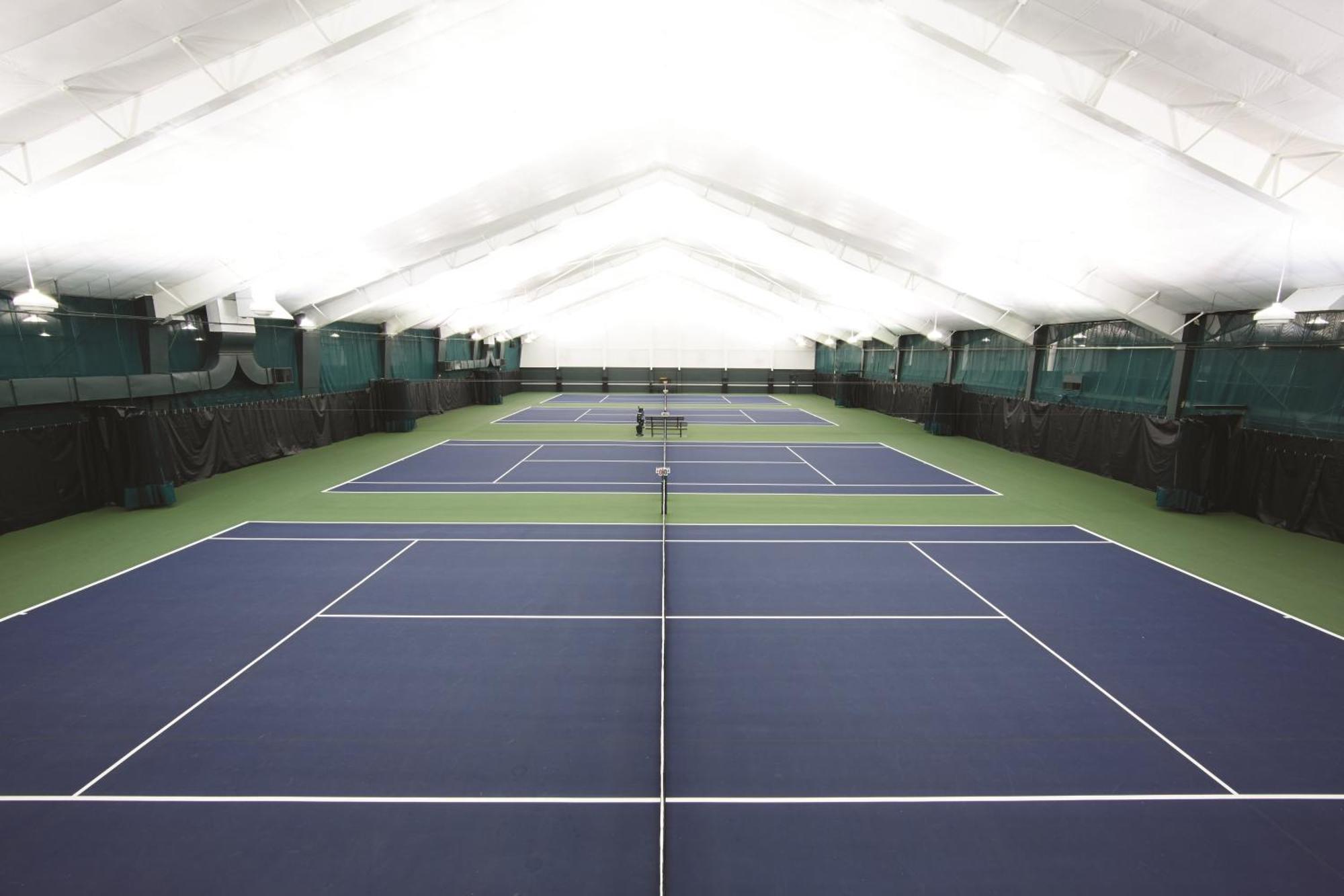 Resort The & Athletic Club At Midtown Chicago