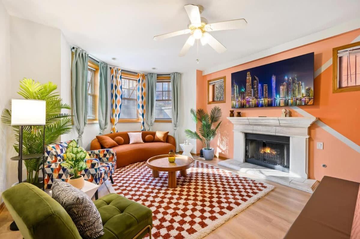 Billiards Patio Parking Apartment
