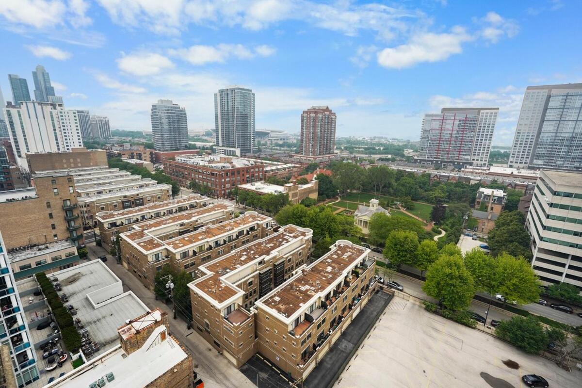 Luxury 1br Michigan Near Mccormick Parking Apartment Chicago
