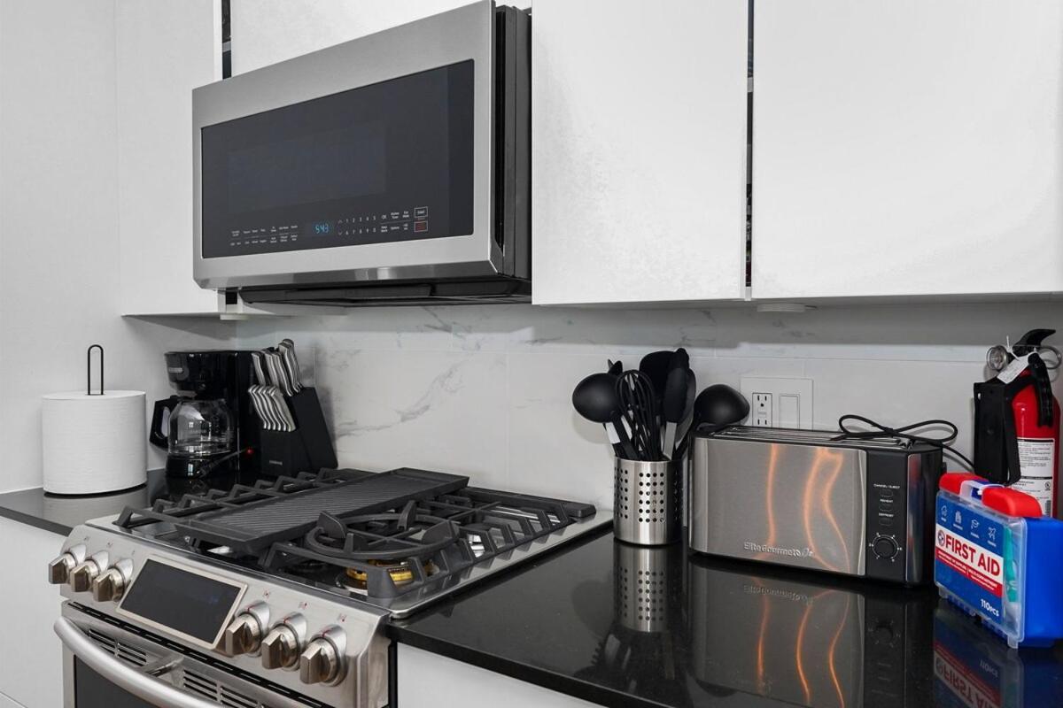 Luxury 1br Michigan Near Mccormick Parking
