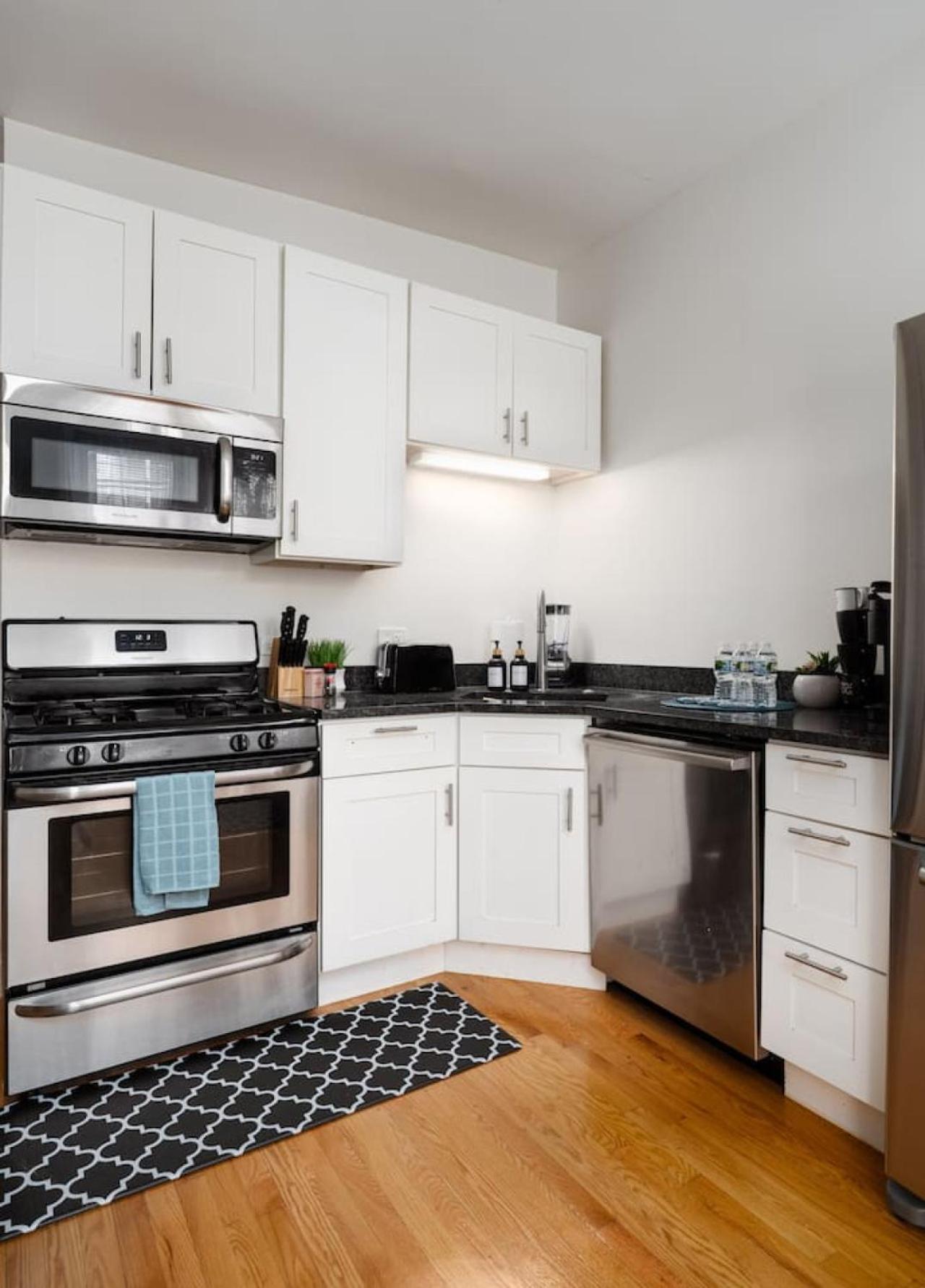 15mins Dt Wicker Park Gem Sleeps 7 Freepark Apartment *