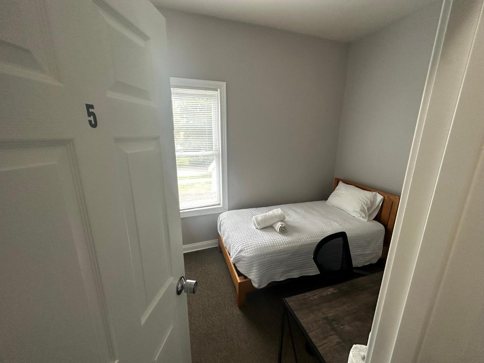 Homestay Fantastic Place Near Downtown - Free Parking