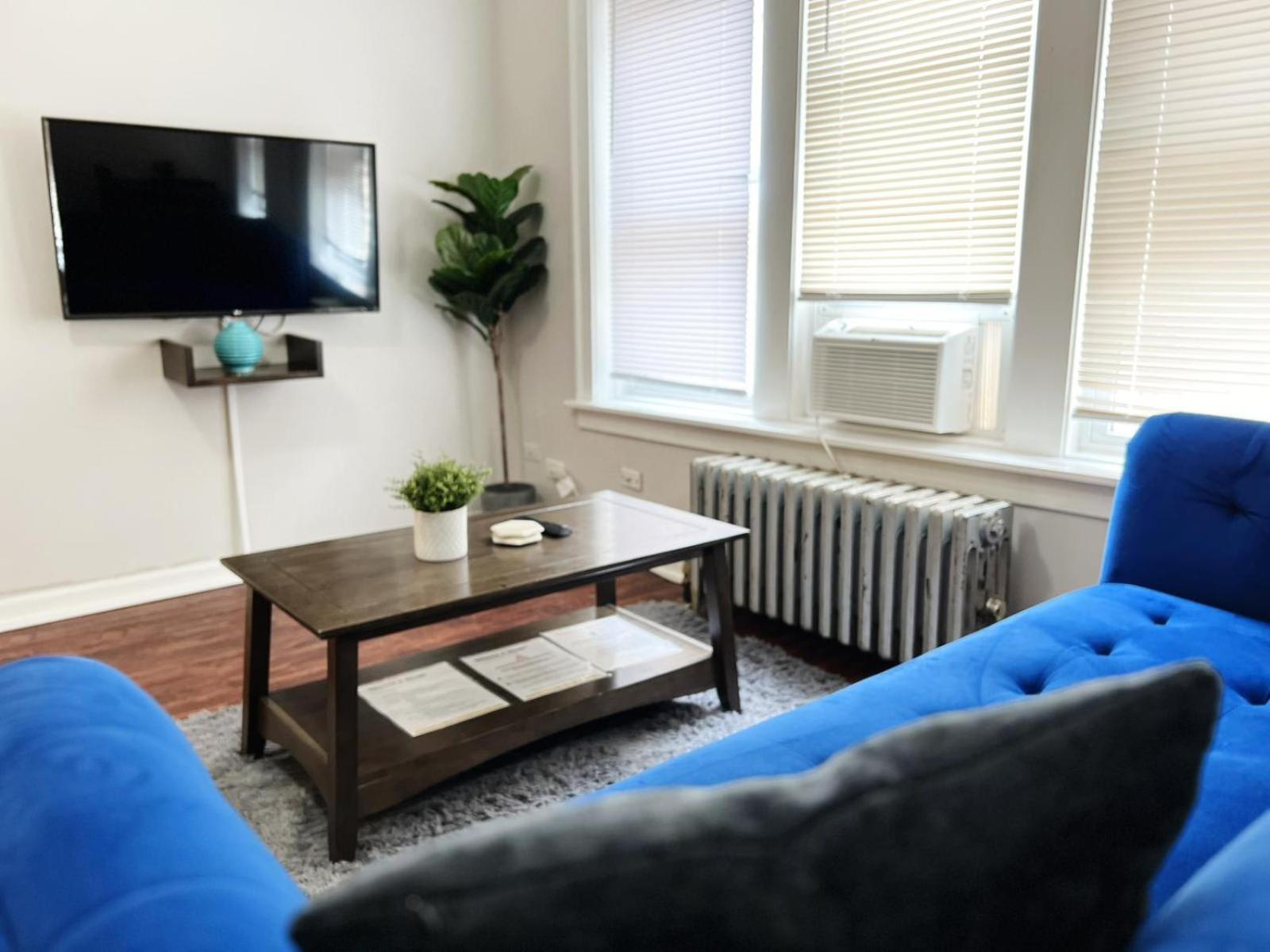 Sunlit With Charm - Lunt Rep Apartment *