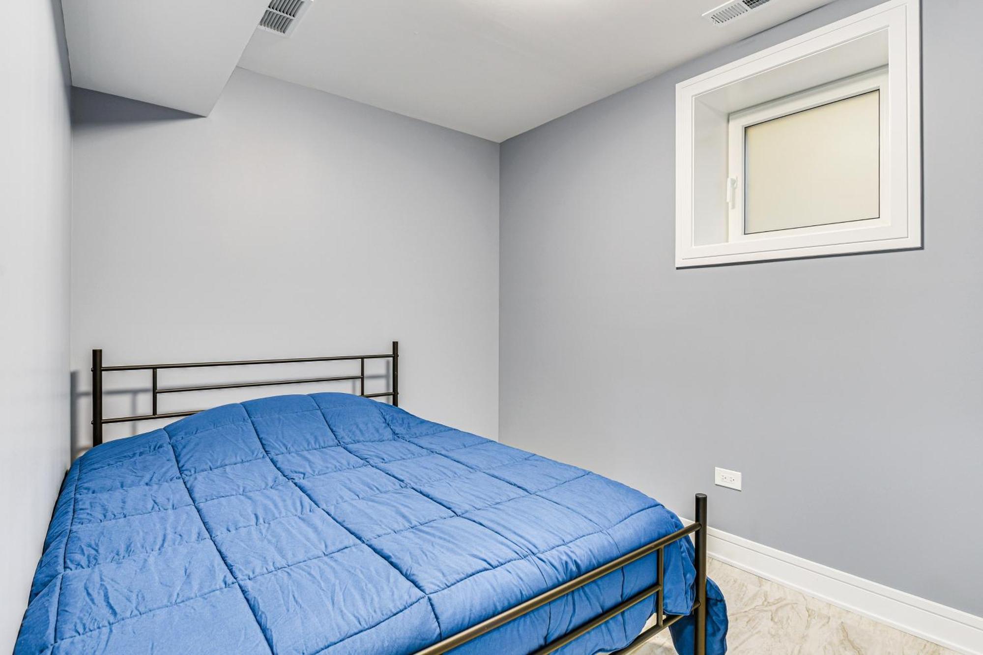 1 Mi To Garfield Park Conservatory Modern Apt! Apartment *