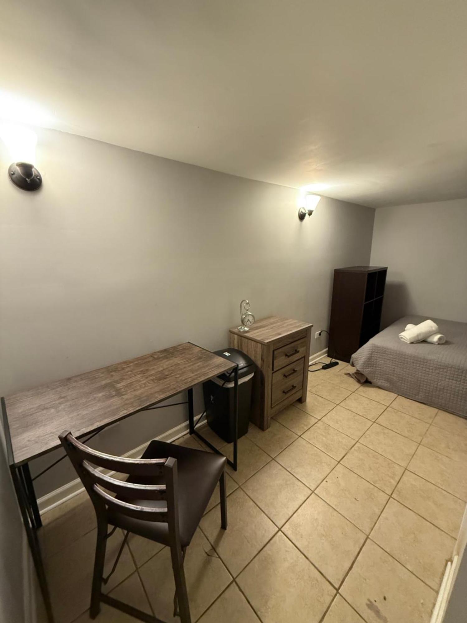 Homestay Close To Downtown - Free Parking *