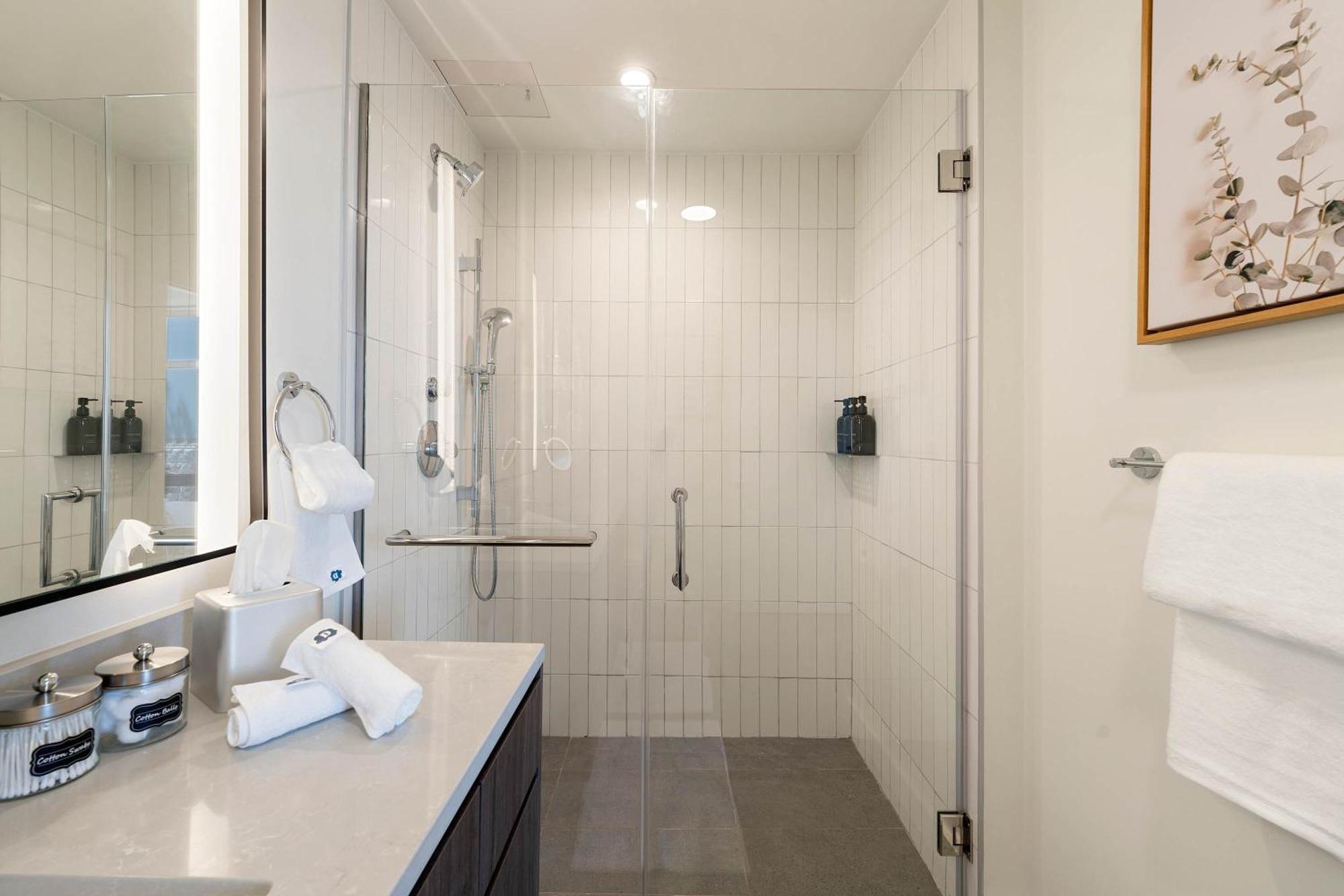 Apartment Luxury 2bd-2ba View-gym-rooftop