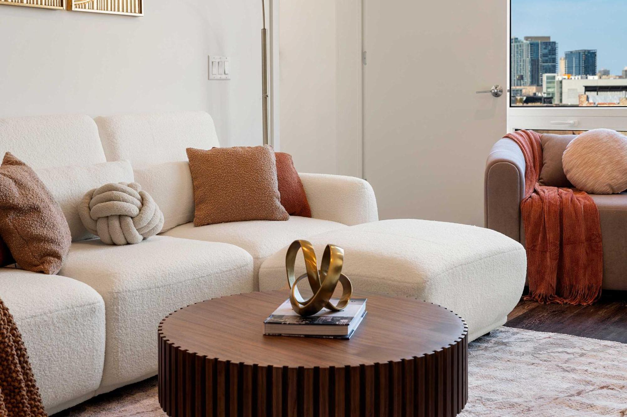 Luxury 2bd-2ba View-gym-rooftop