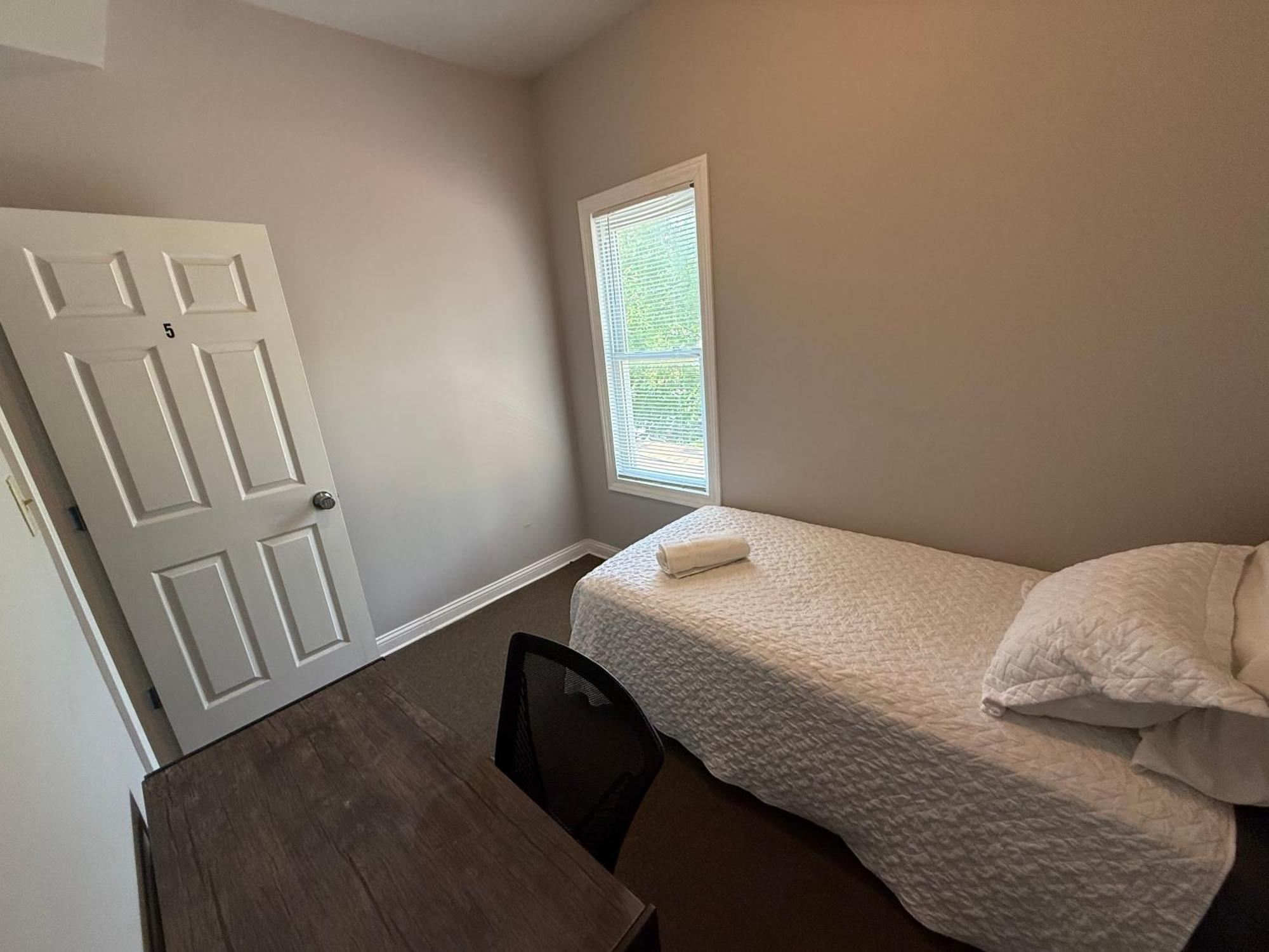 Fantastic Place Near Downtown - Free Parking *