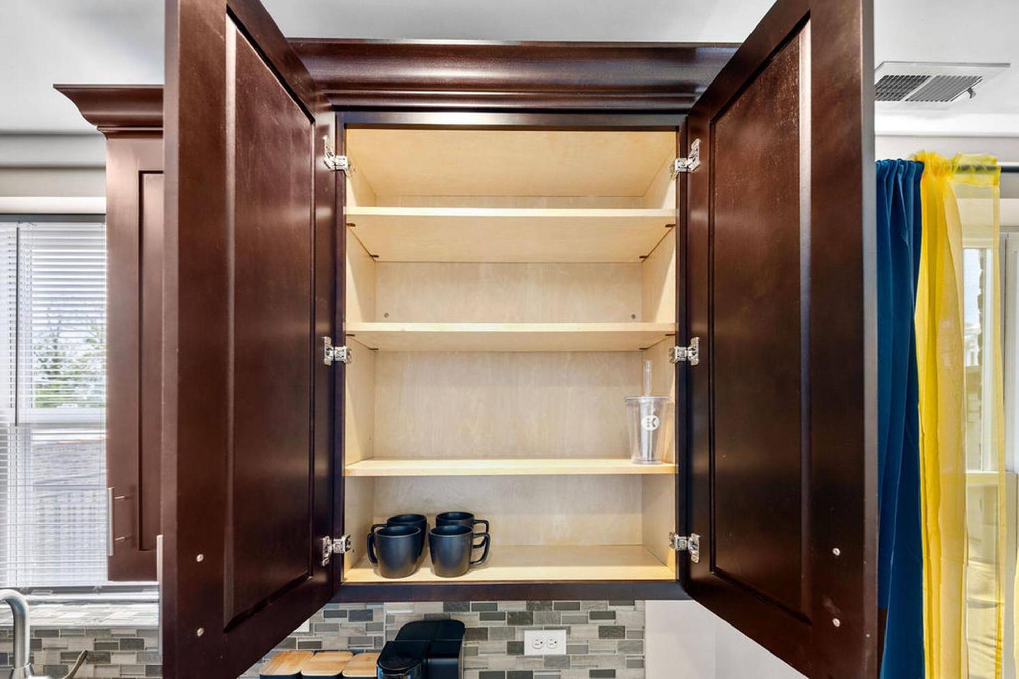 The Bucklogan Nest | Sleeps 6 | Walk To Blue Line * Chicago