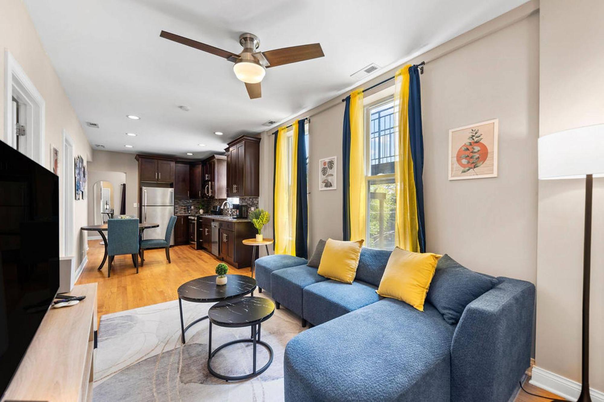 Apartment The Bucklogan Nest | Sleeps 6 | Walk To Blue Line *