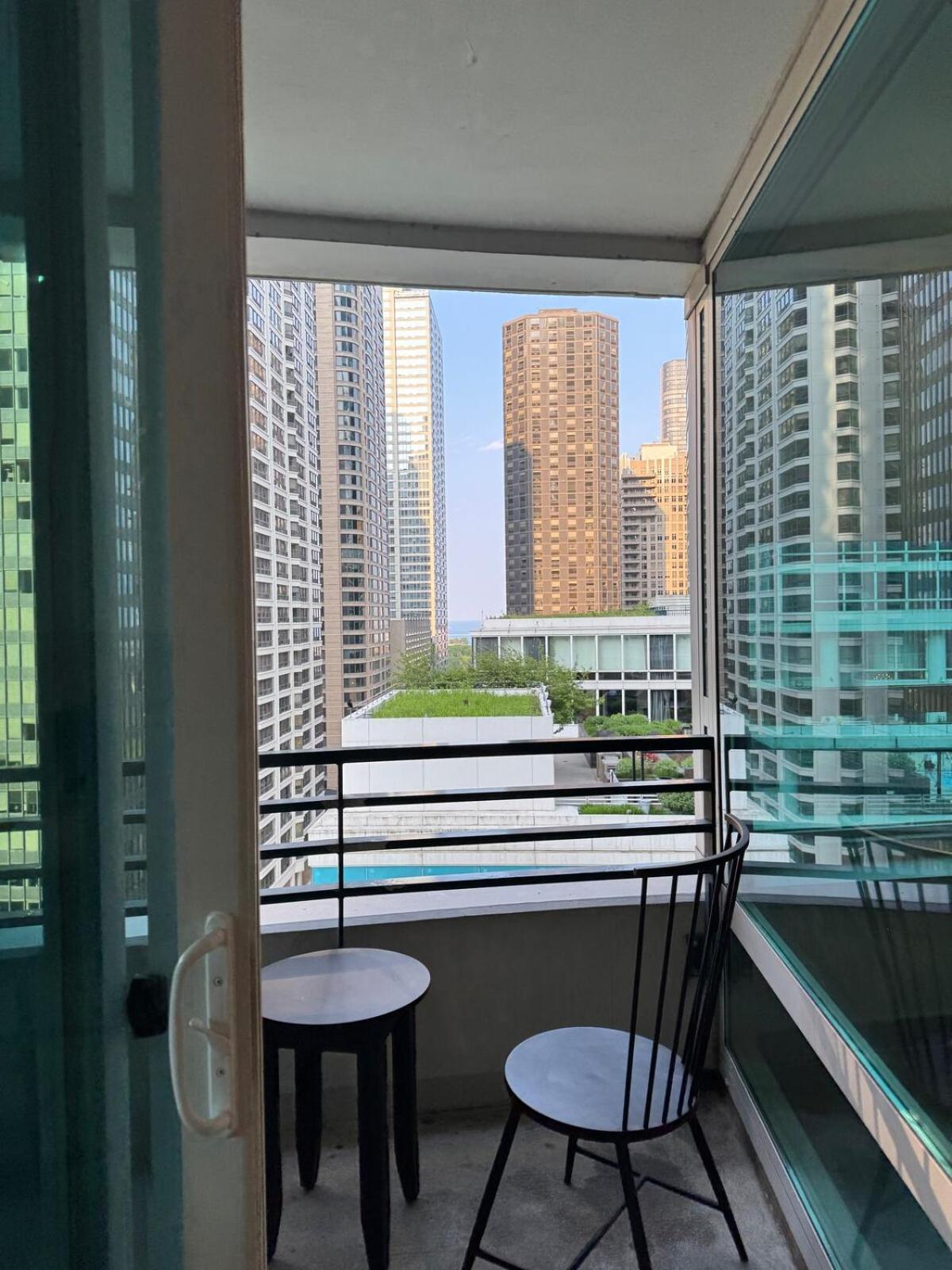Live Like A King In * Chicago