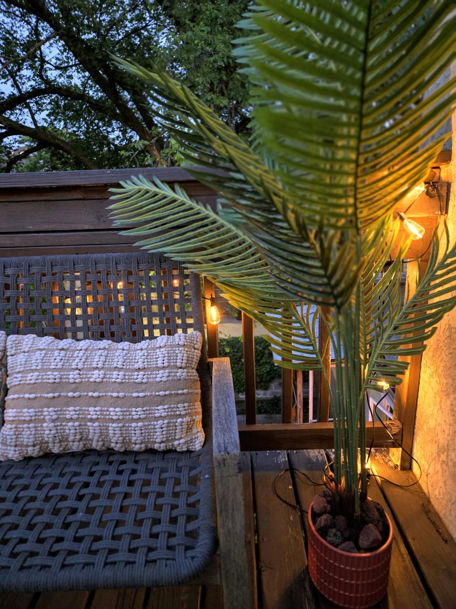 Spacious 4br With Outdoor Oasis Apartment Chicago