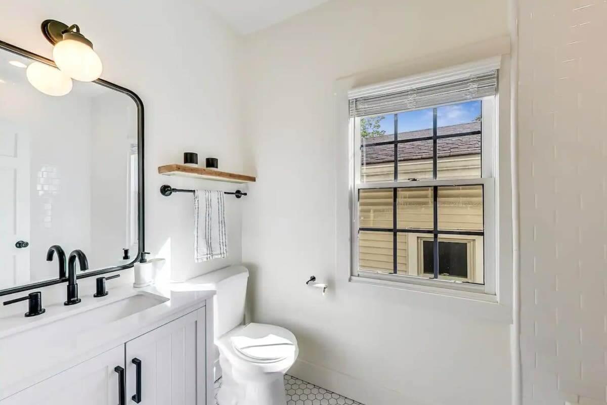 Spacious 4br With Outdoor Oasis Apartment