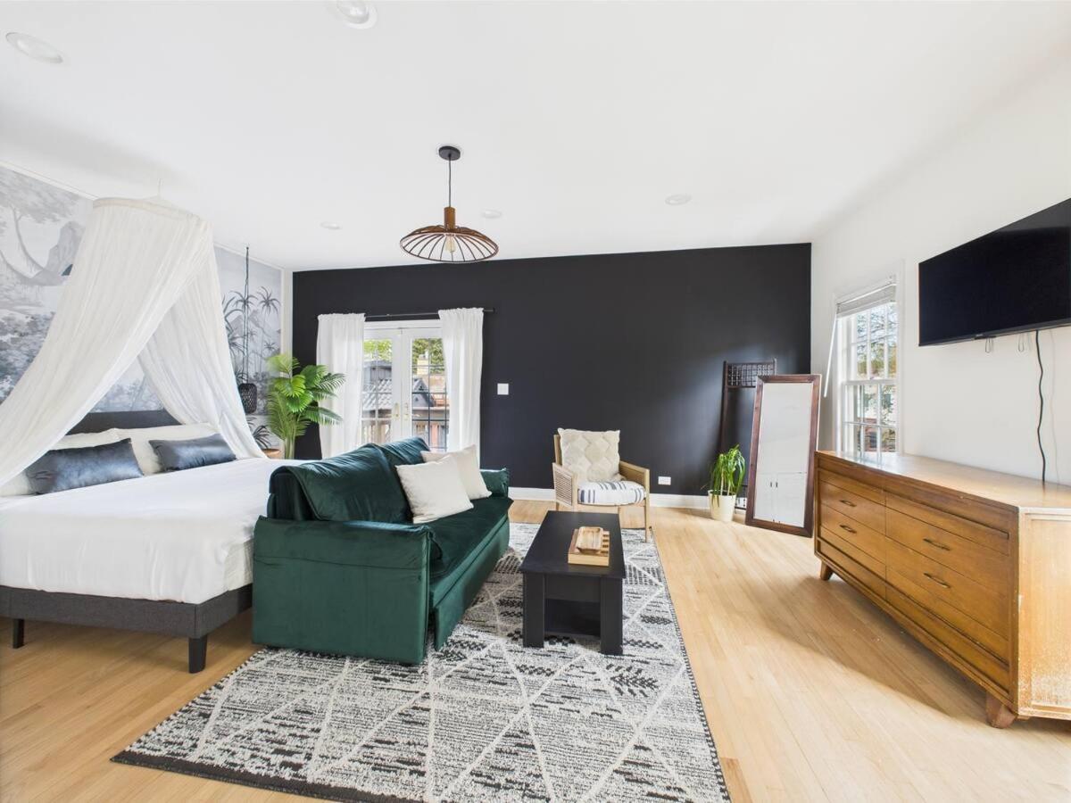 Apartment Spacious 4br With Outdoor Oasis *