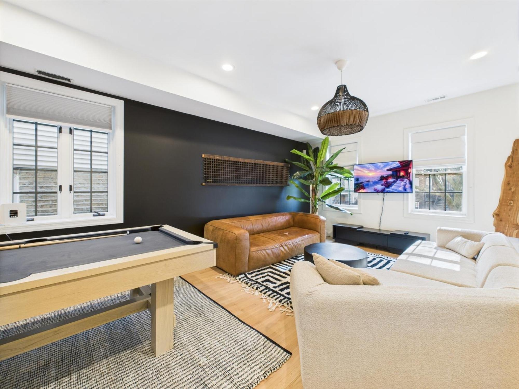 Spacious 4br With Outdoor Oasis