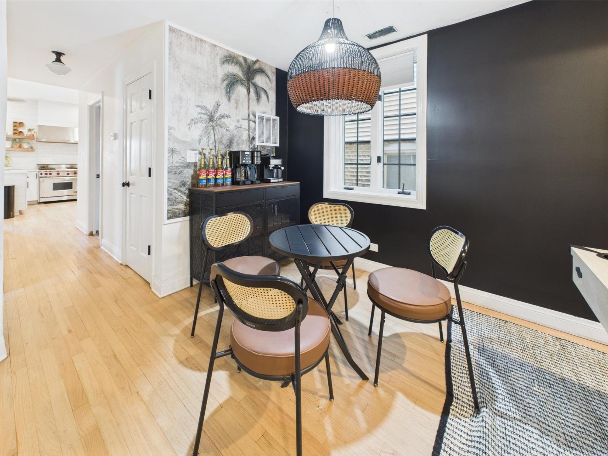 Apartment Spacious 4br With Outdoor Oasis Chicago