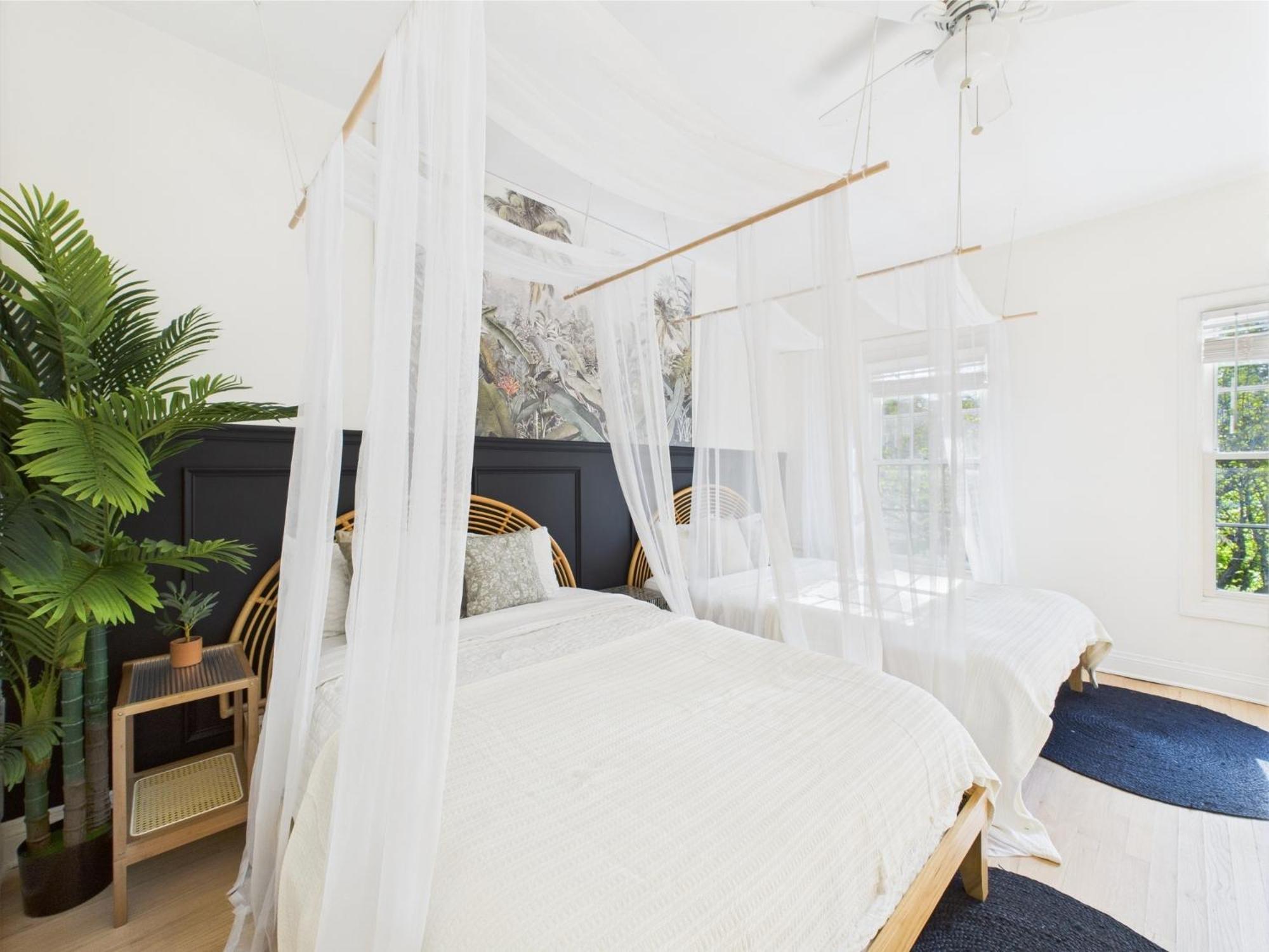 Spacious 4br With Outdoor Oasis