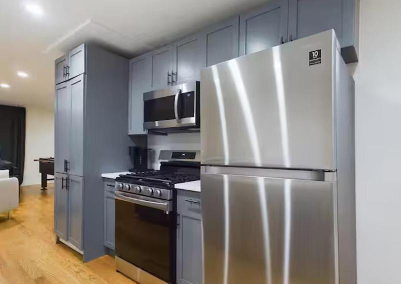 Chic Modern Comfort In Apartment Chicago