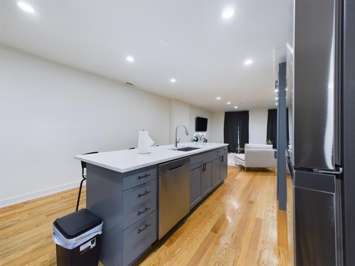 Apartment Chic Modern Comfort In