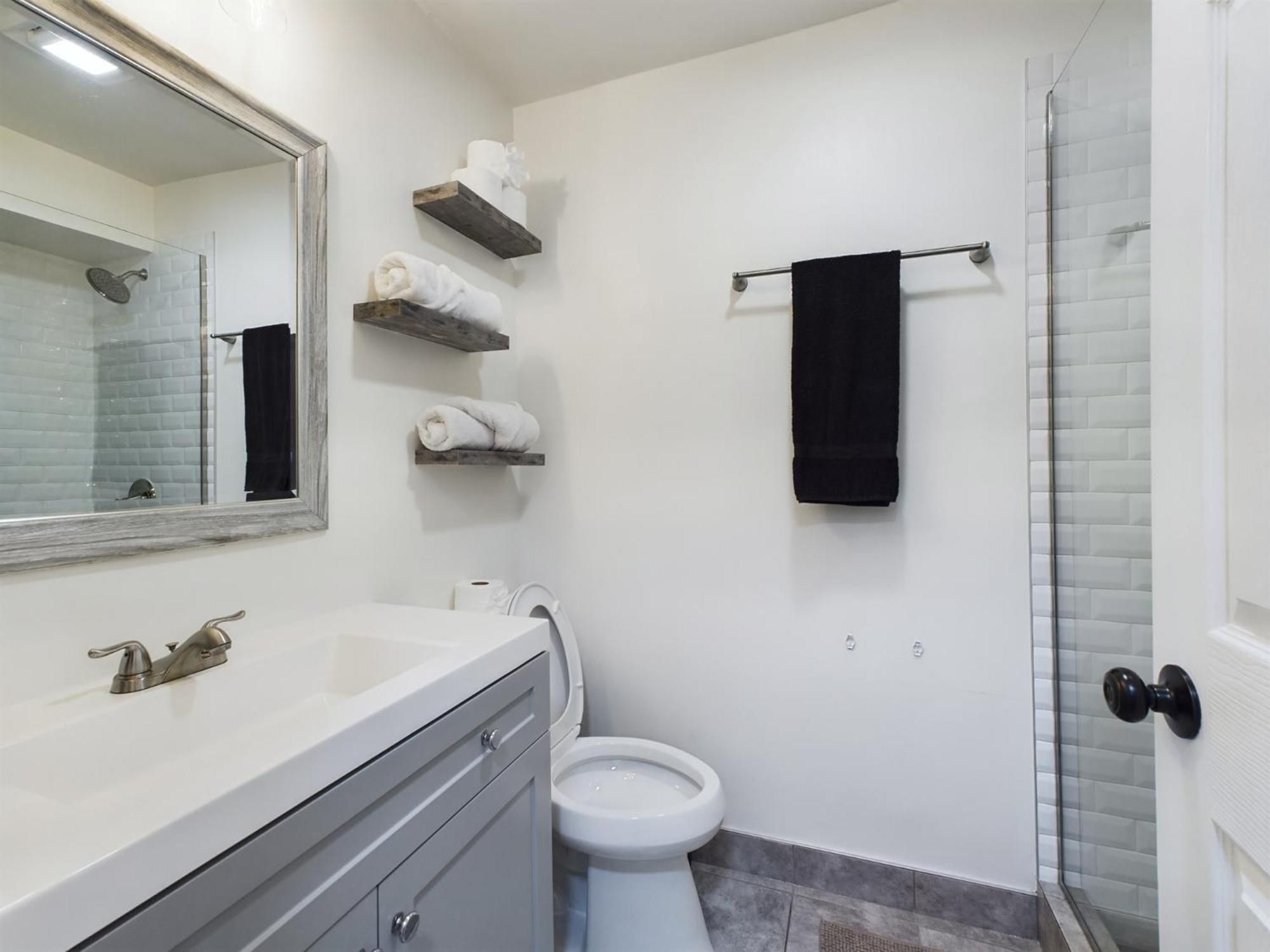 Chic Modern Comfort In * Chicago