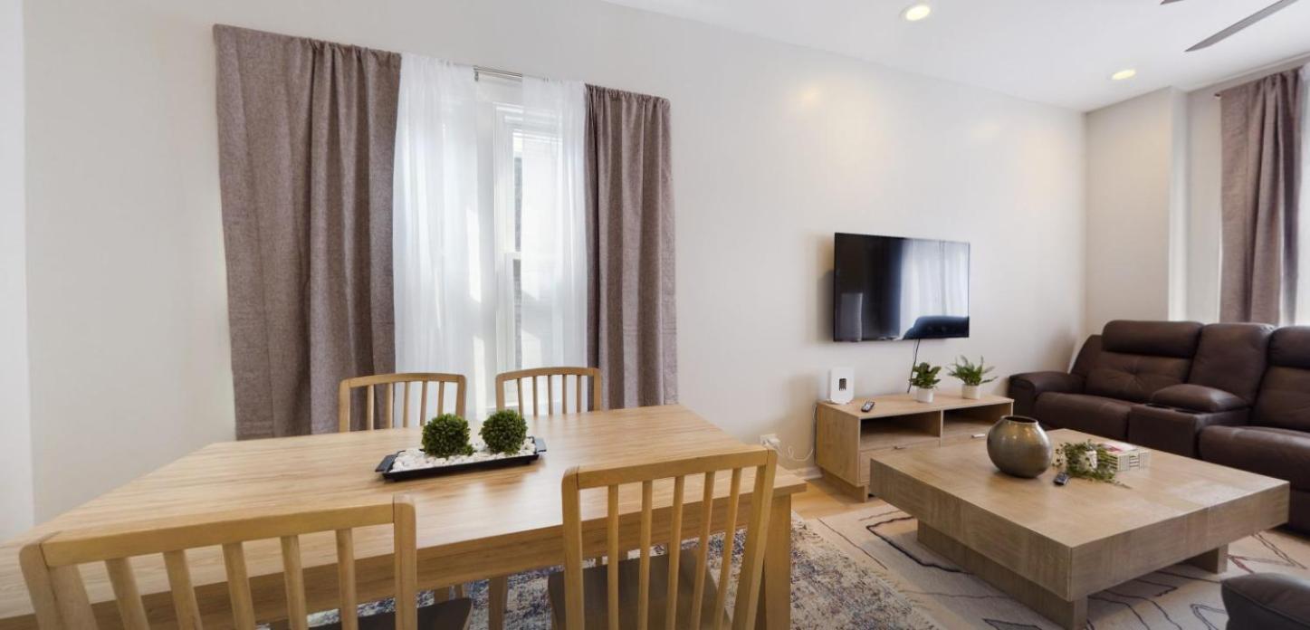 Trendy Loft In Southport Apartment *