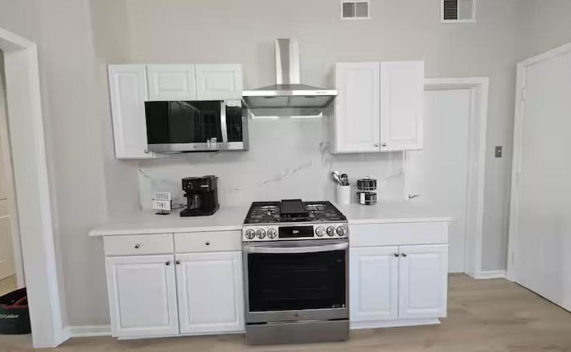 Trendy Loft In Southport Apartment Chicago