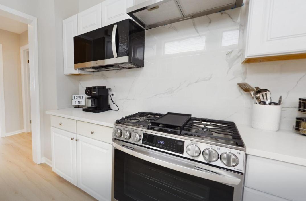 Trendy Loft In Southport Apartment Chicago