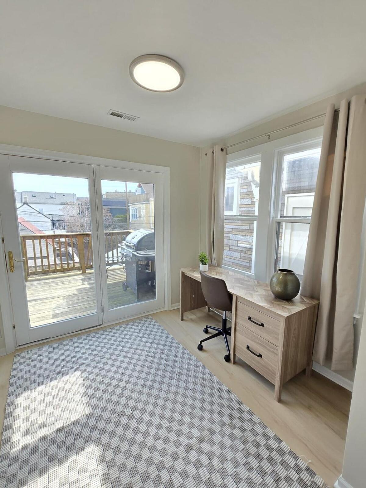 Trendy Loft In Southport Apartment Chicago