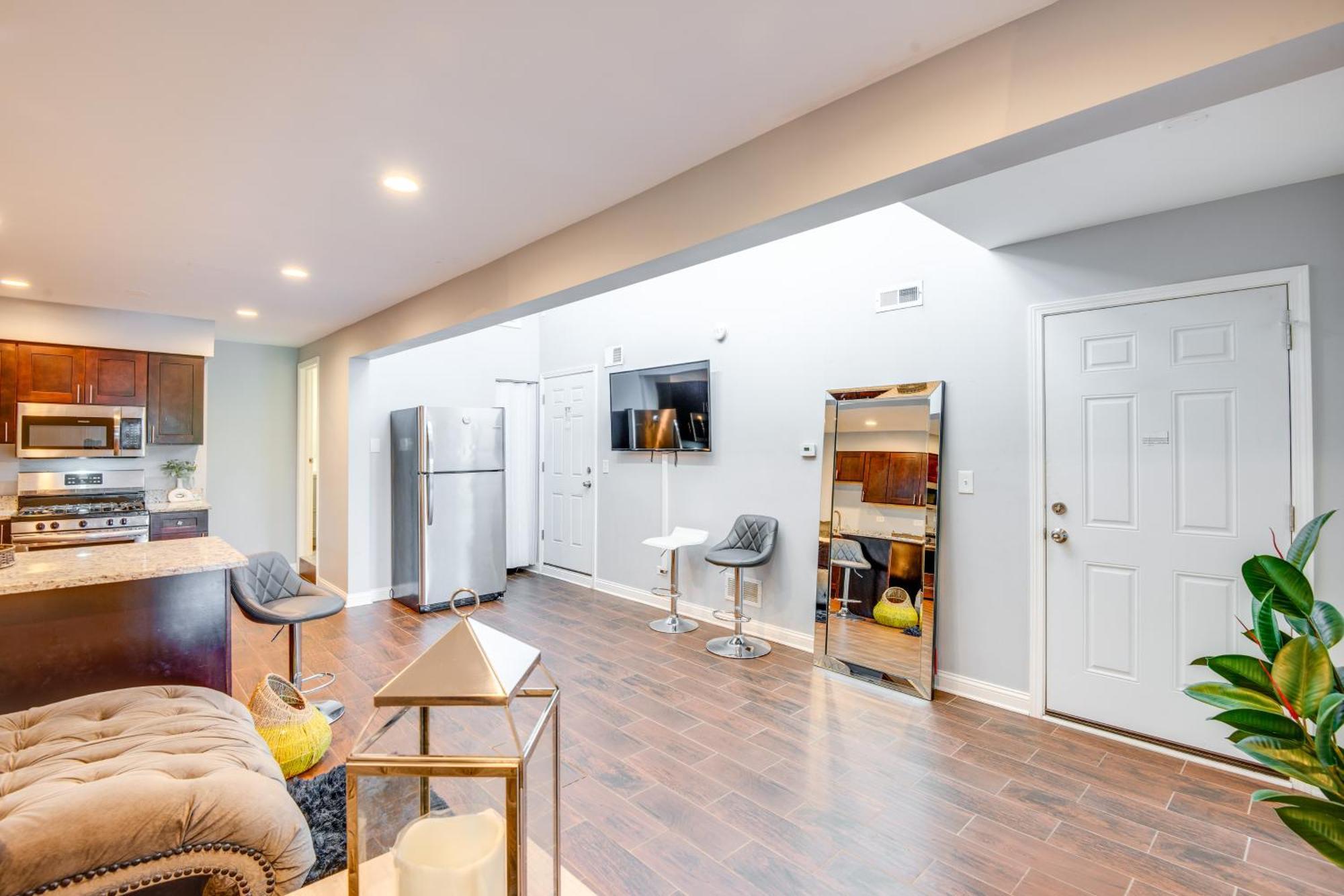 Vacation Near Parks! Apartment