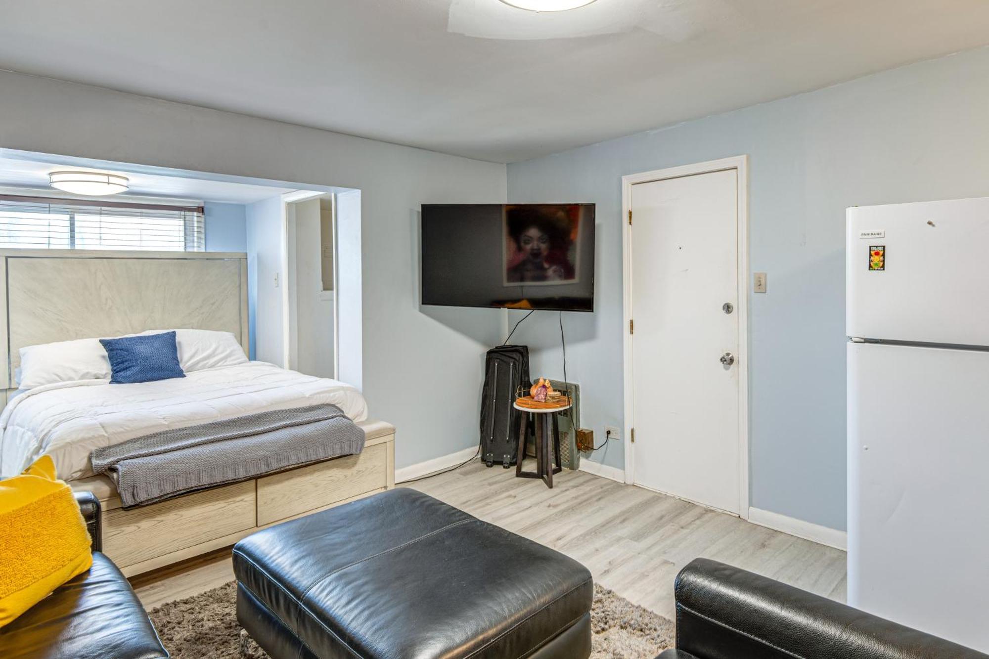 Cozy Studio About 14 Mi To Downtown! * Chicago