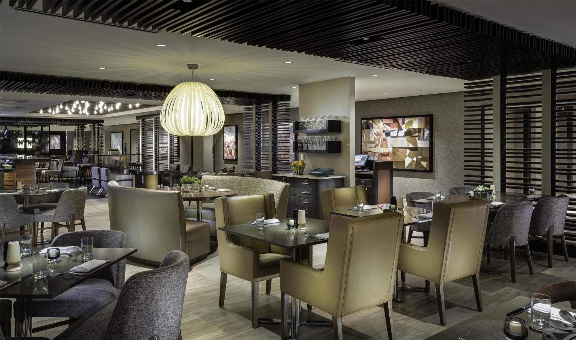 Hyatt Centric Magnificent Mile Hotel 4*