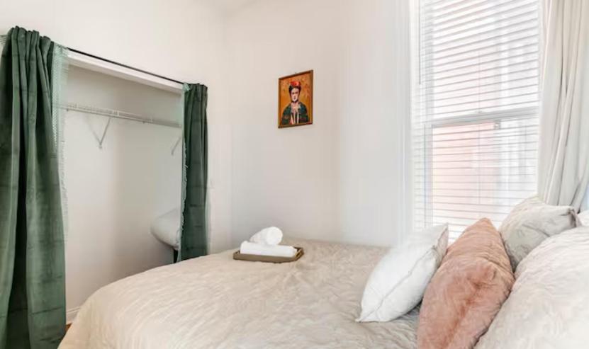 Cozy 2 Bedroom 1 Ba Flat Just 10 Mins From Downtown