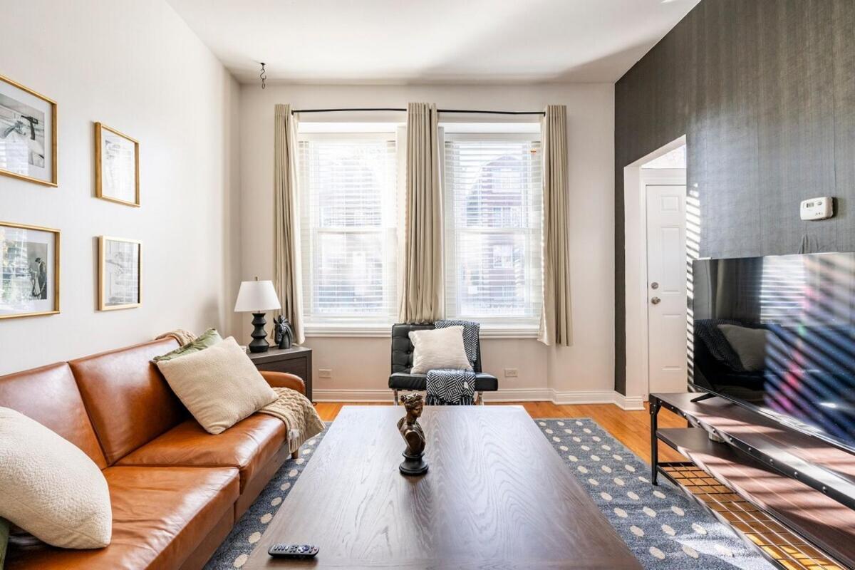 Cozy 2 Bedroom 1 Ba Flat Just 10 Mins From Downtown *