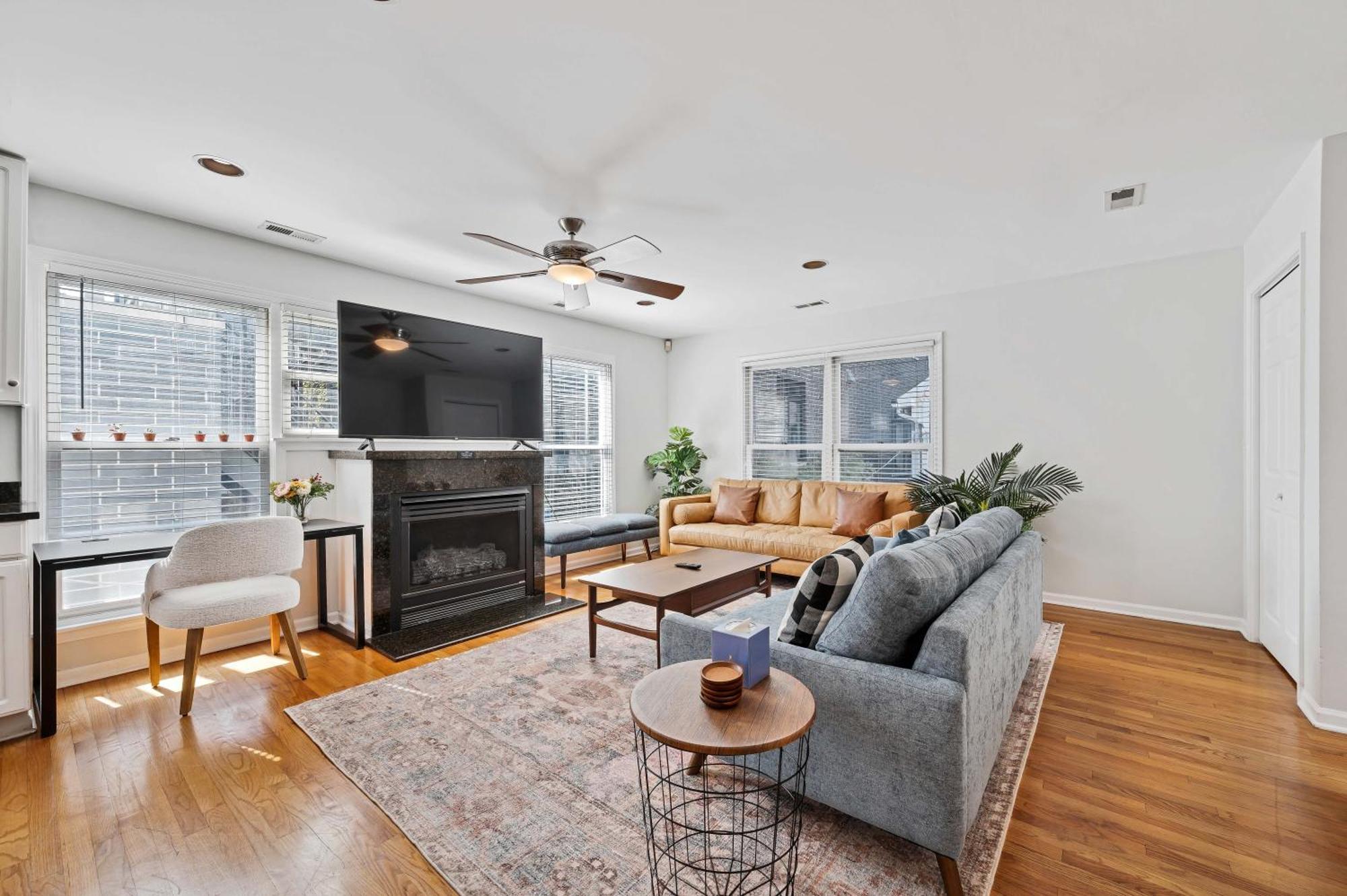 Casa de Férias Old Town 3bd 3ba Coach House, Garage Parking Incl Chicago