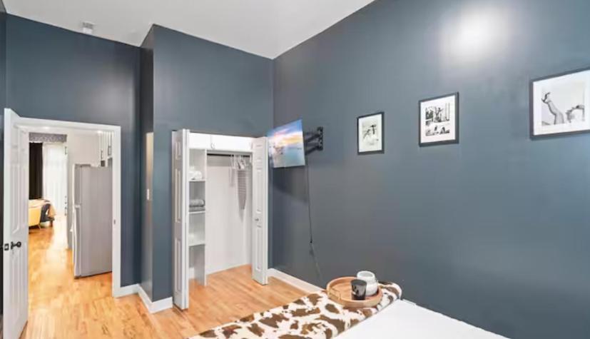 2 Bd 2 Ba Bucktown Safari Flat Chicago