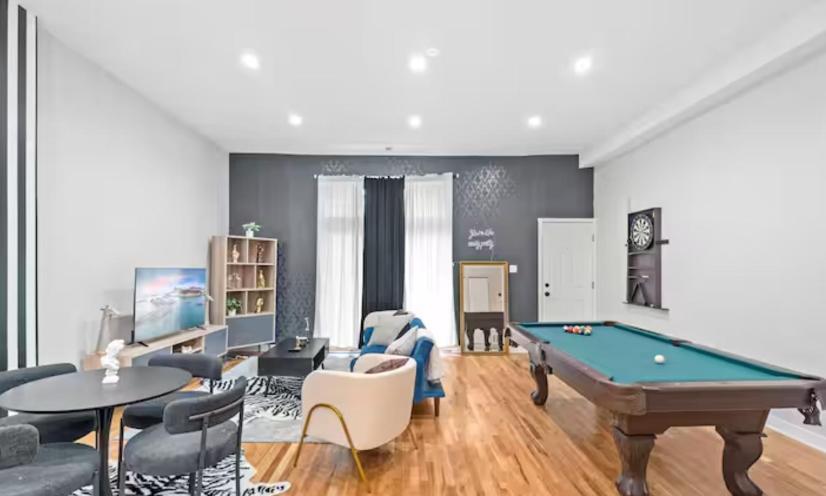 2 Bd 2 Ba Bucktown Safari Flat Chicago