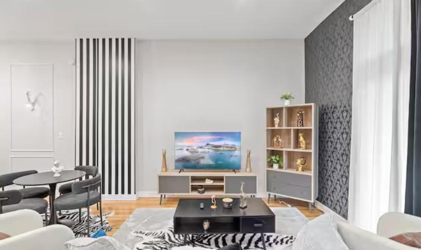 2 Bd 2 Ba Bucktown Safari Flat * Chicago