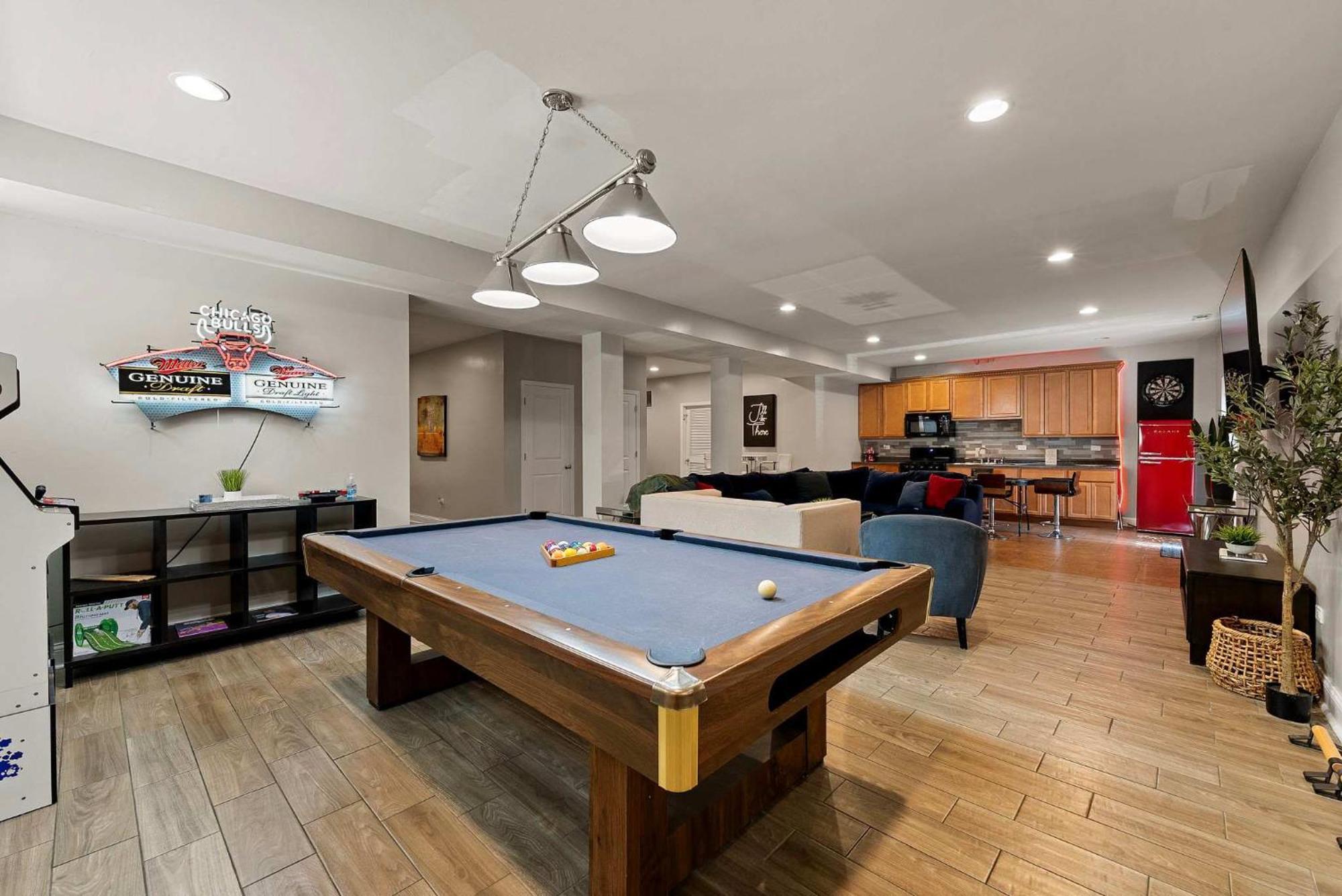 Spacious Luxury Retreat 8 Bed Oasis With 6 Baths Holiday home *