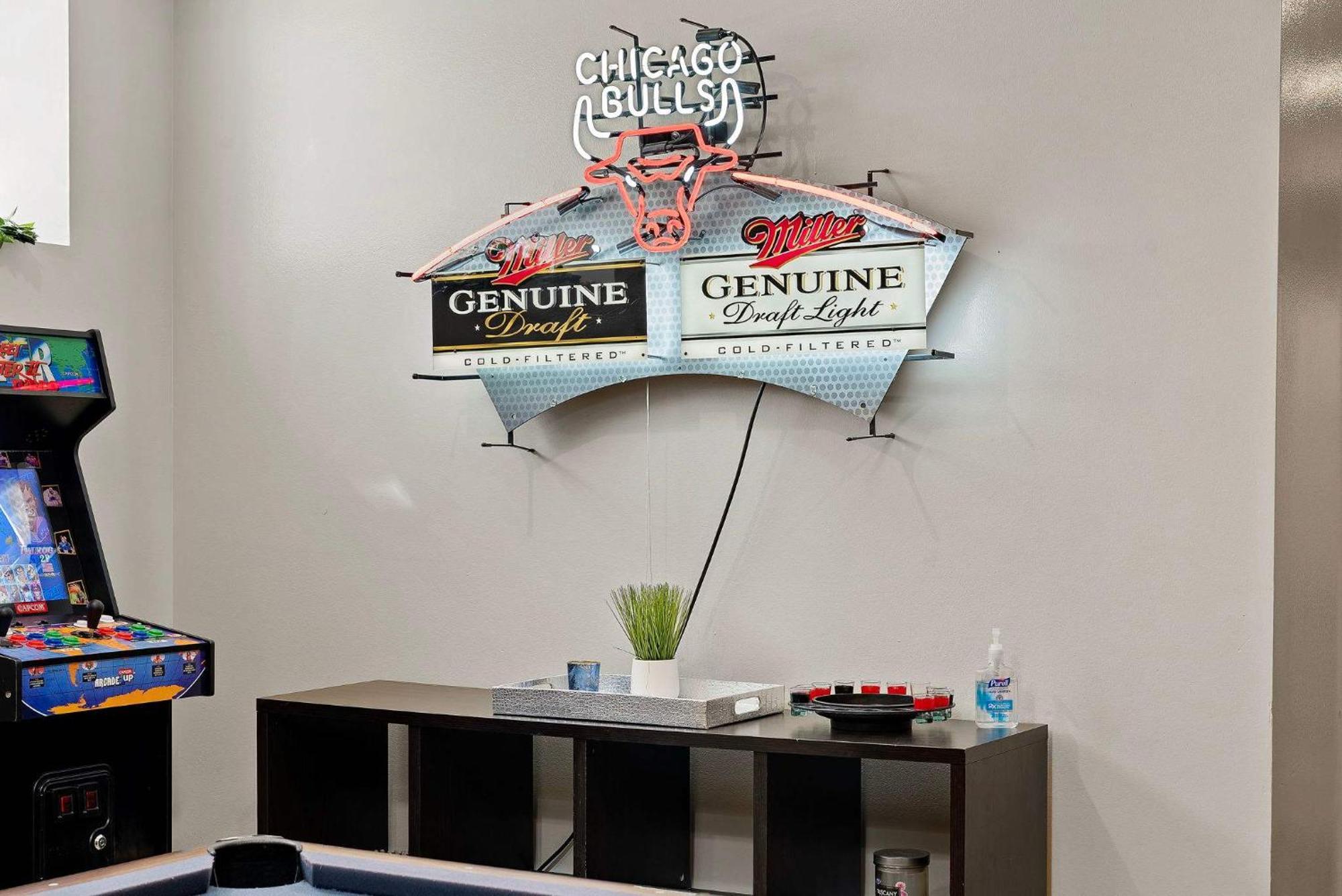 Spacious Luxury Retreat 8 Bed Oasis With 6 Baths Holiday home