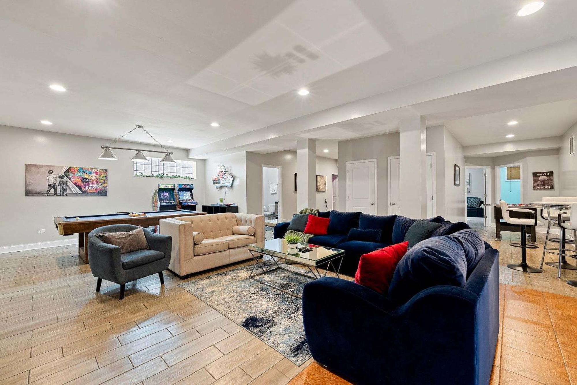 Spacious Luxury Retreat 8 Bed Oasis With 6 Baths Holiday home *