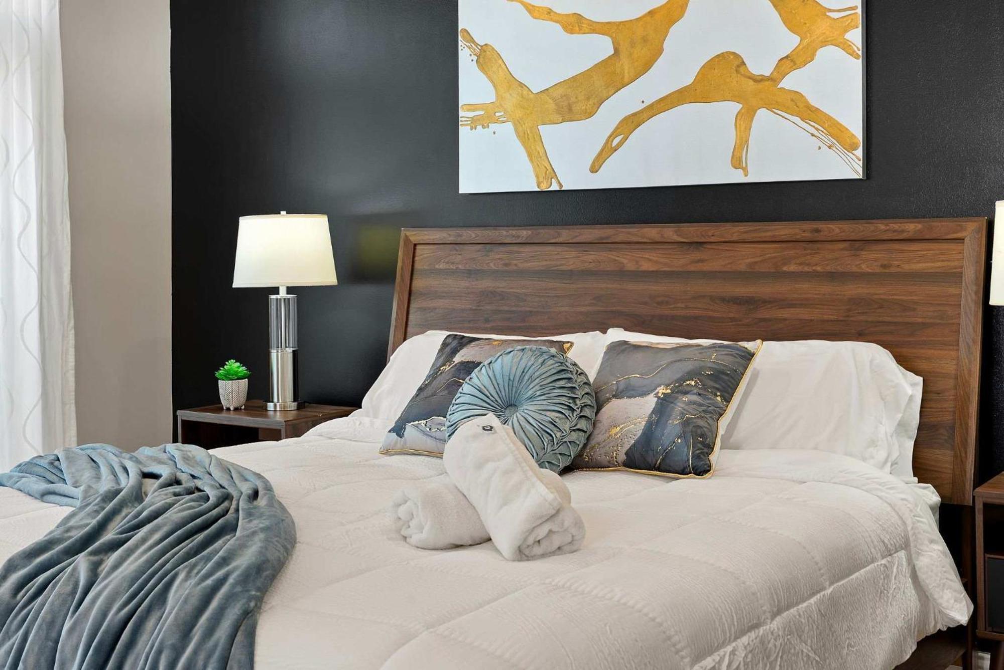 Holiday home Spacious Luxury Retreat 8 Bed Oasis With 6 Baths Chicago