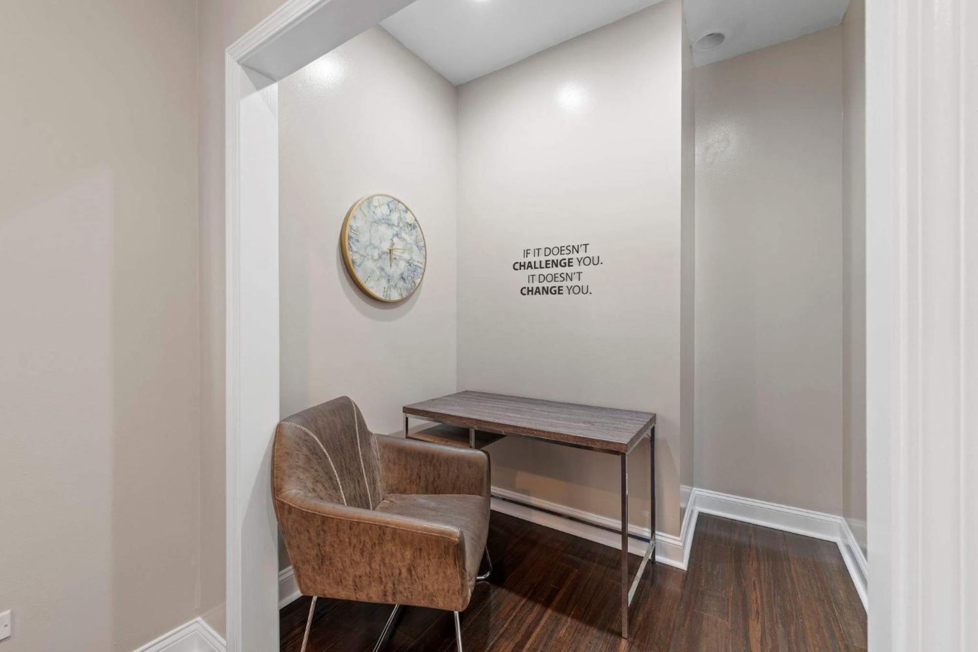 Spacious Luxury Retreat 8 Bed Oasis With 6 Baths Holiday home